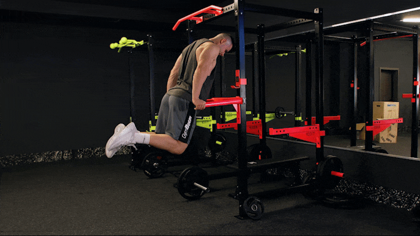 Како изводити пропадања на паралелним шипкама за трицепсе?