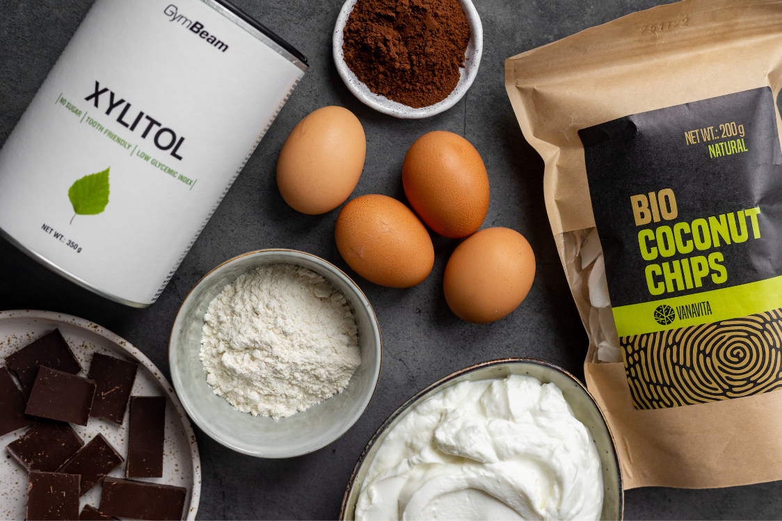 Чоколадни швајцарски ролат са младим сиром и кремом од кокоса - састојци