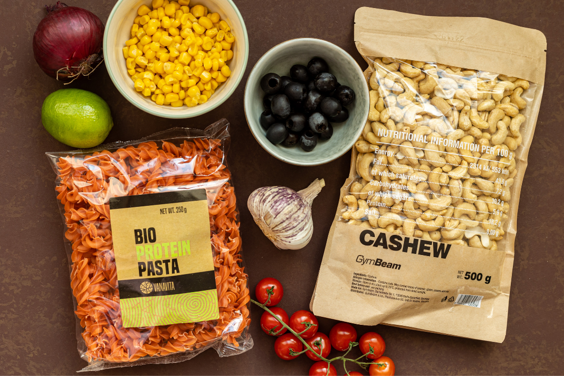 Салата од тестенина са преливом од индијског ораха - састојци