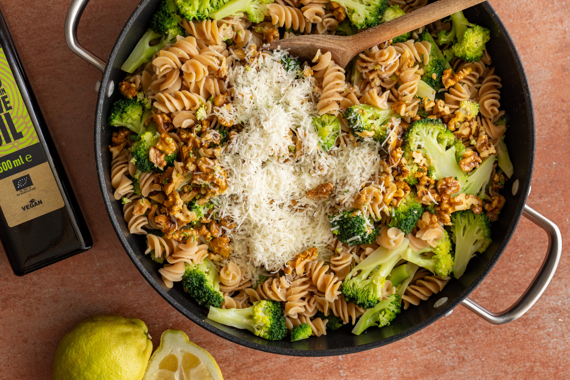 Pasta sa Brokolijem, Orasima i Parmezanom
