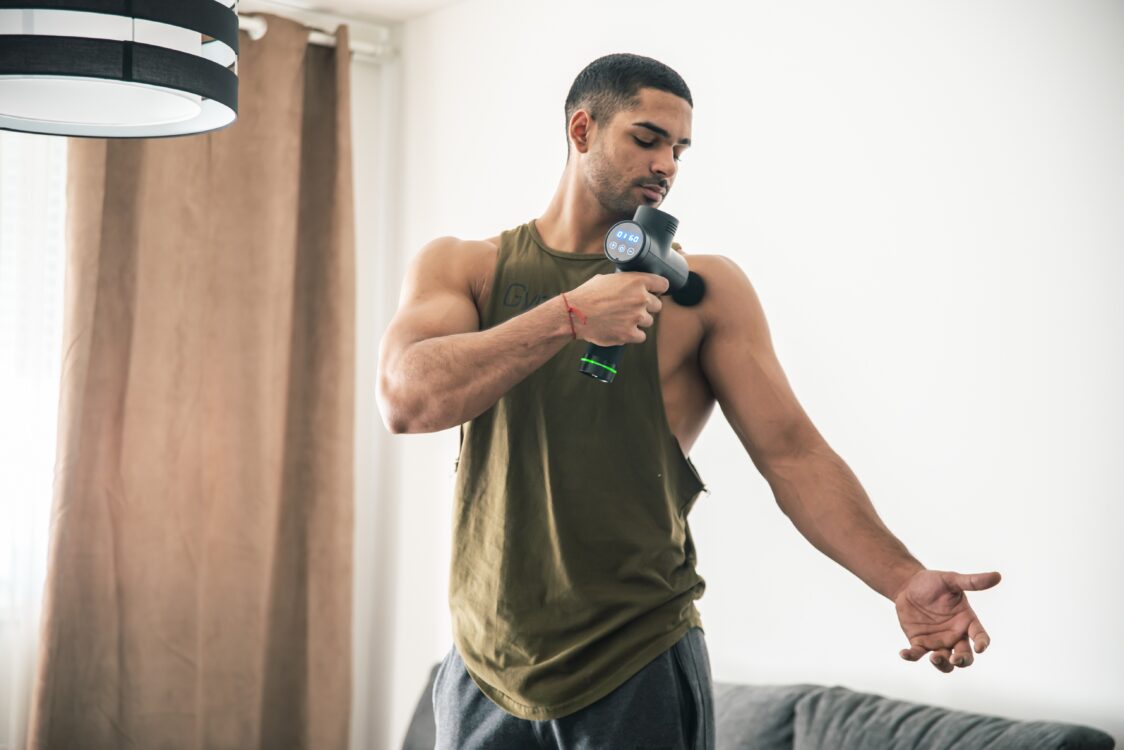 Pištolj za masažu pre treninga