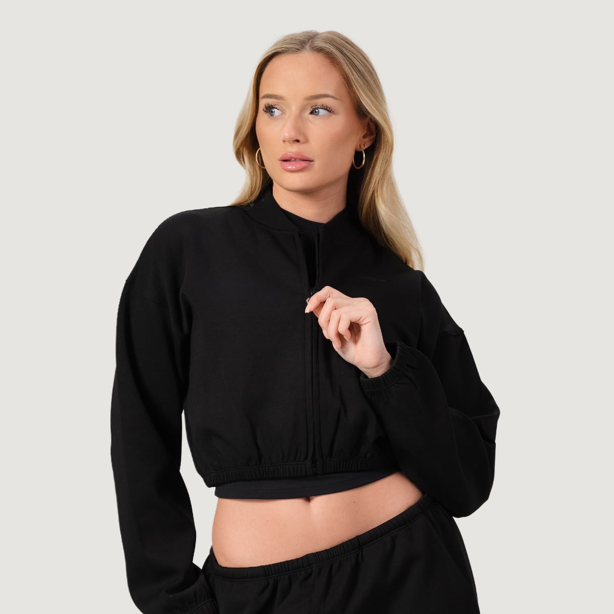 Women‘s NEO Zip-Up Sweatshirt Black - GymBeam